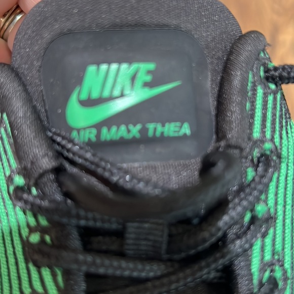 Nike Air Max Thea Kjcrd print green & black- like new - Picture 6 of 8